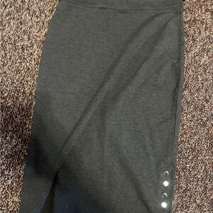 ✨ NEW Love Scarlett Charcoal Button Skirt – Size L (12/14) – Stylish & Sleek! ✨